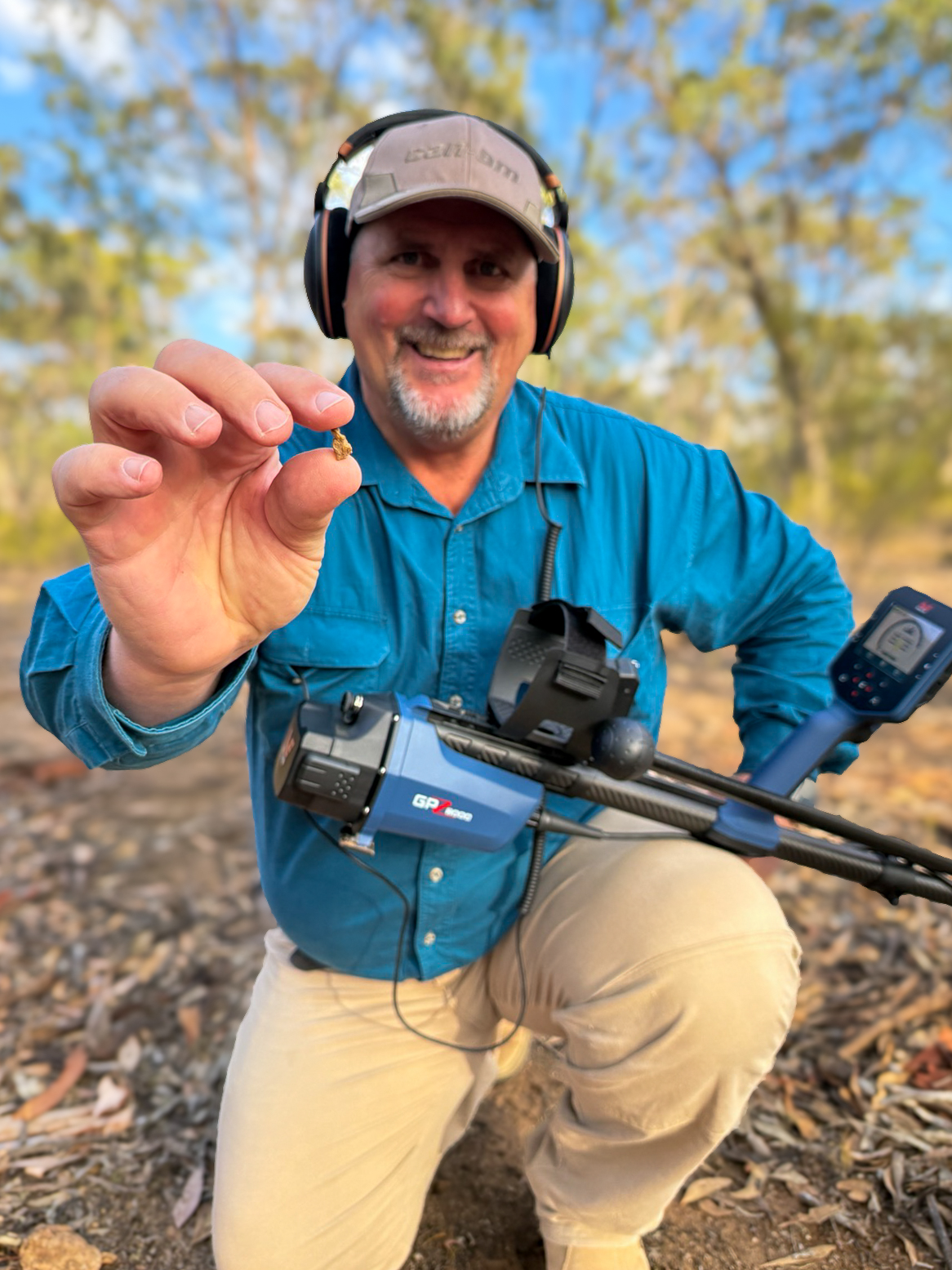 Jonathan Porter with GPZ 8000 and gold nugget find